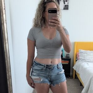 Wild Fable Compression Fit V-Neck Cropped Top Ribbed Light Gray Size Small